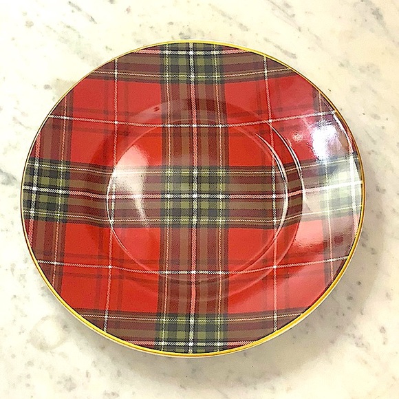222 FIFTH OXFORD RED SALAD PLATE 8 5/8TH INCH RED GREEN PLAID GOLD NEW - Picture 1 of 6